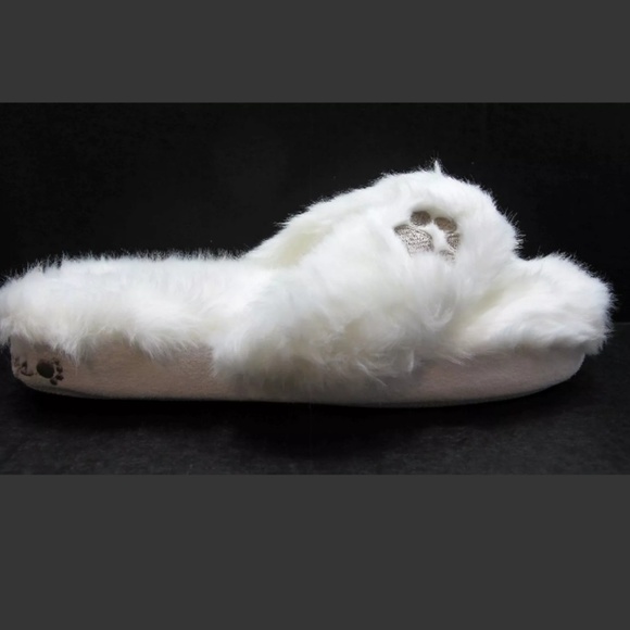 NEW Girls Small 5/6 Fluffy House Shoe Flip Flops - Picture 3 of 8